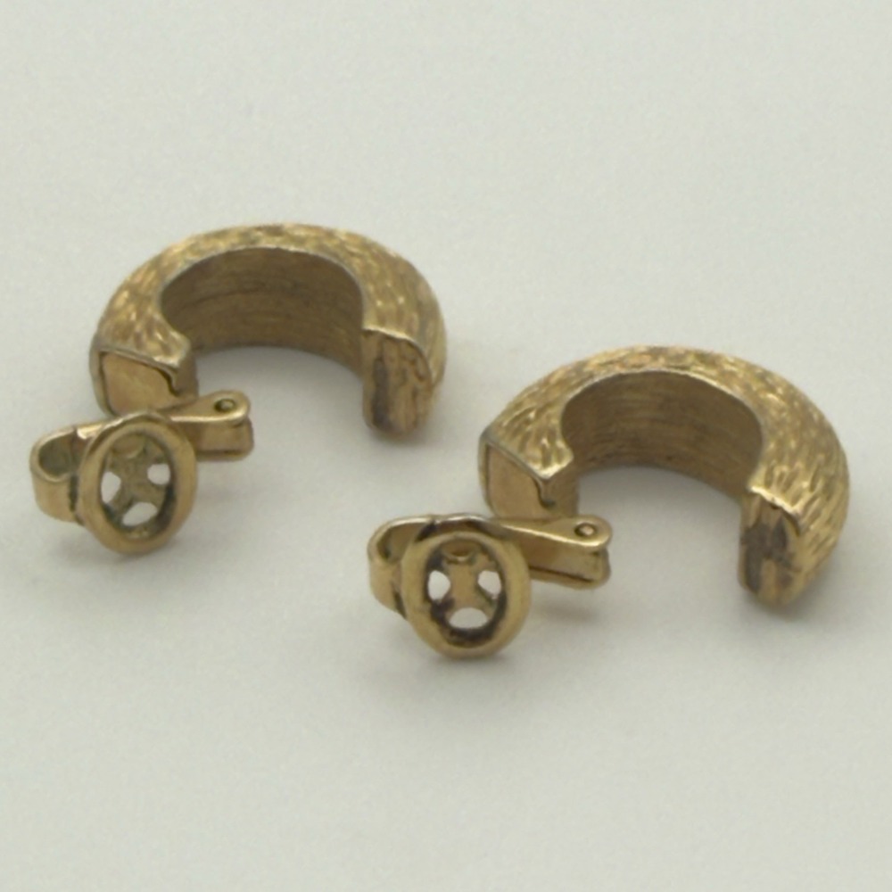 Avon Gold Tone Textured Bark Clip On Earrings Half Hoop J-Hoop Fashion Jewelry - Picture 12 of 14